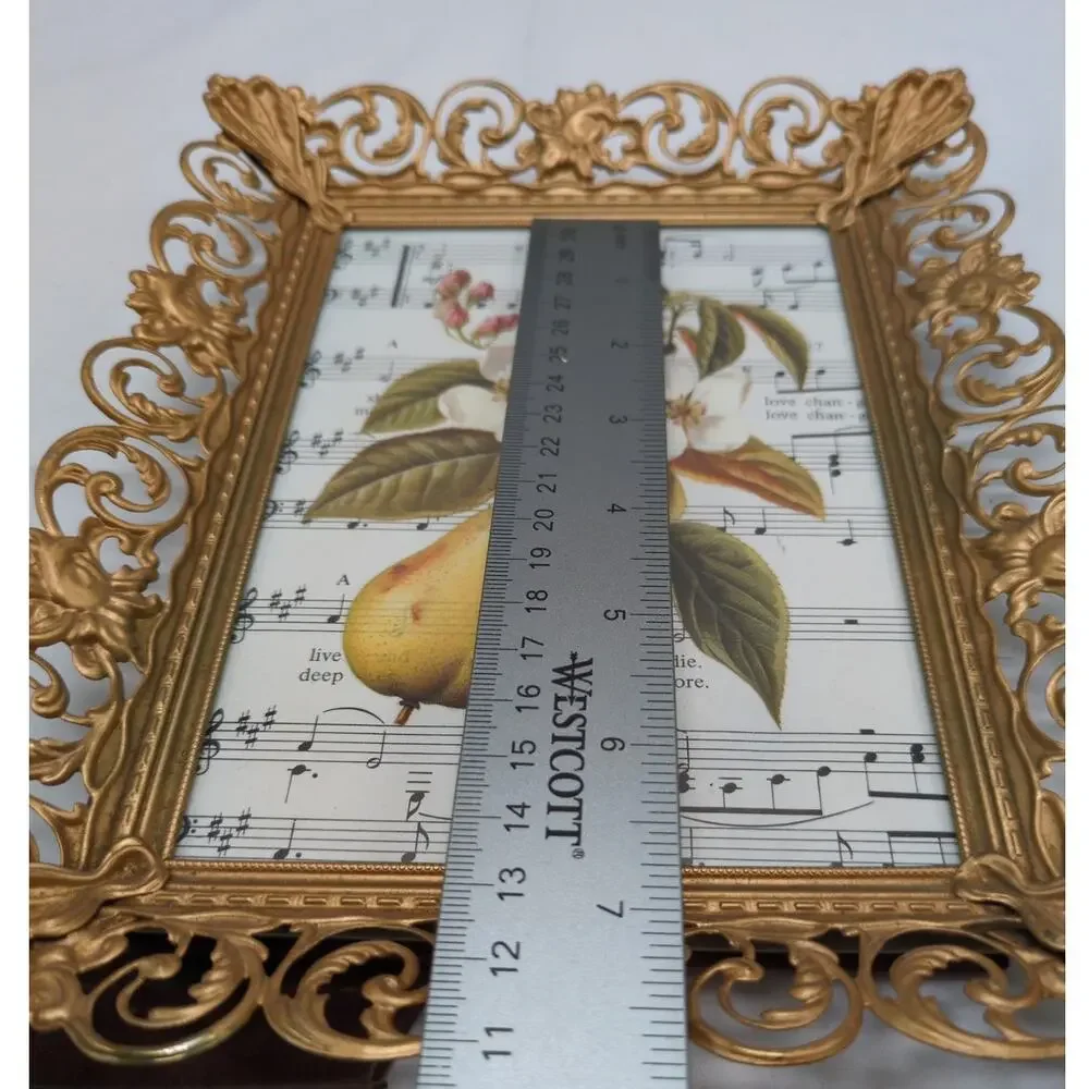 Vtg Stylebuilt Hollywood Regency Gold Filigree Frame 8x10 Tabletop Velvet Easel